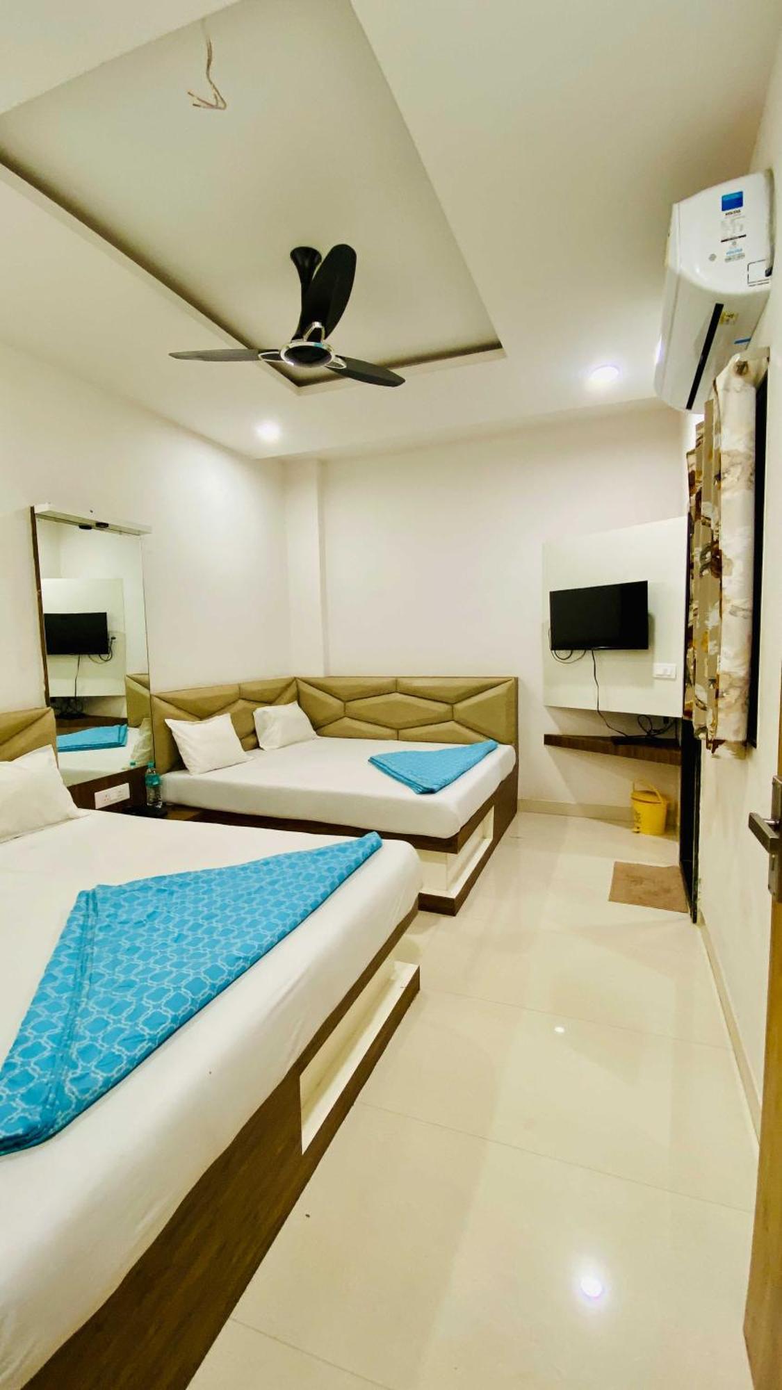 Hotel Gayatri Palace Godarpura Ngoại thất bức ảnh