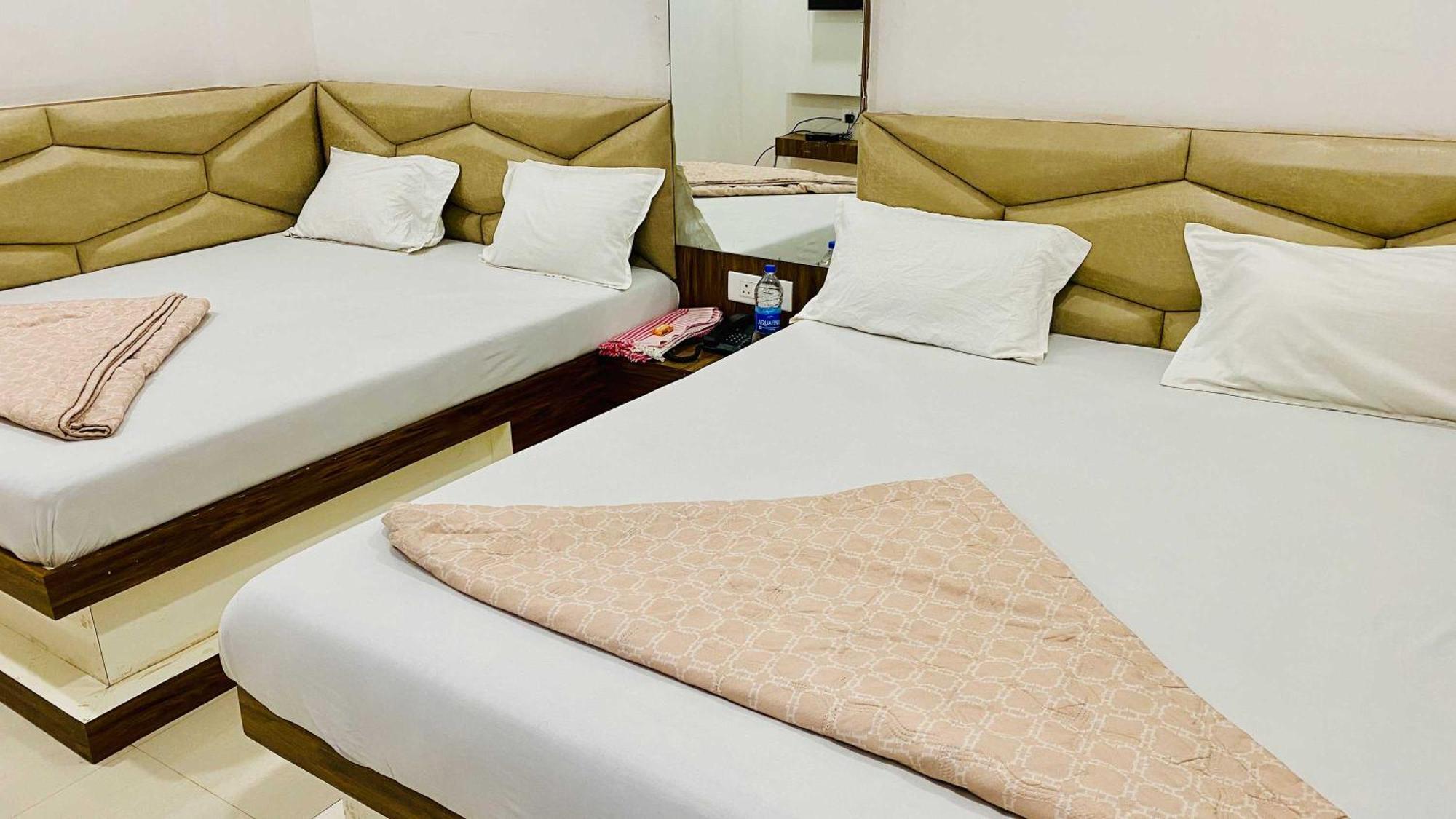 Hotel Gayatri Palace Godarpura Ngoại thất bức ảnh