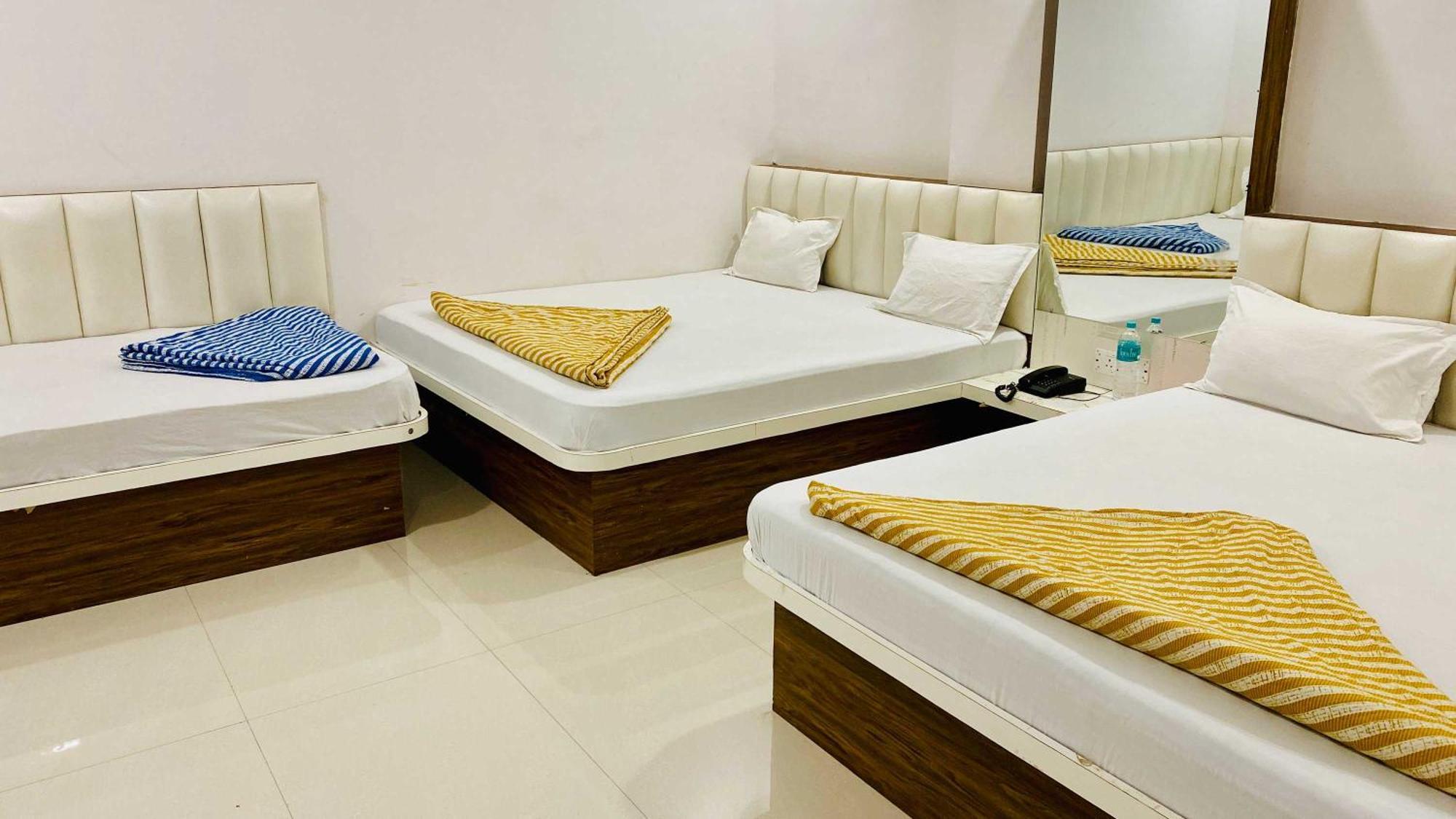 Hotel Gayatri Palace Godarpura Ngoại thất bức ảnh