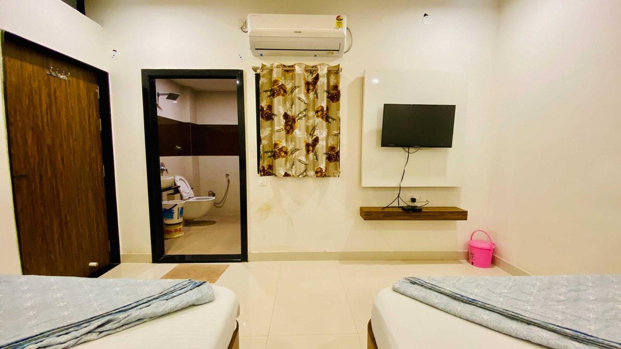 Hotel Gayatri Palace Godarpura Ngoại thất bức ảnh