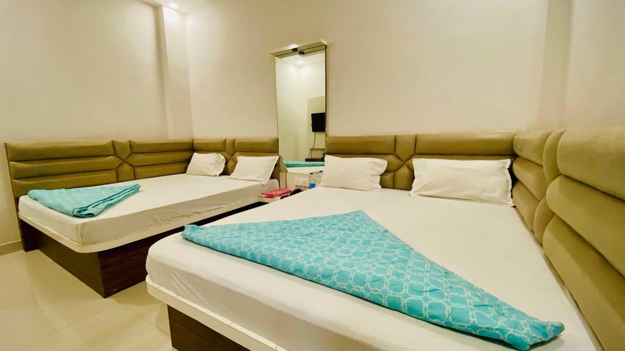 Hotel Gayatri Palace Godarpura Ngoại thất bức ảnh