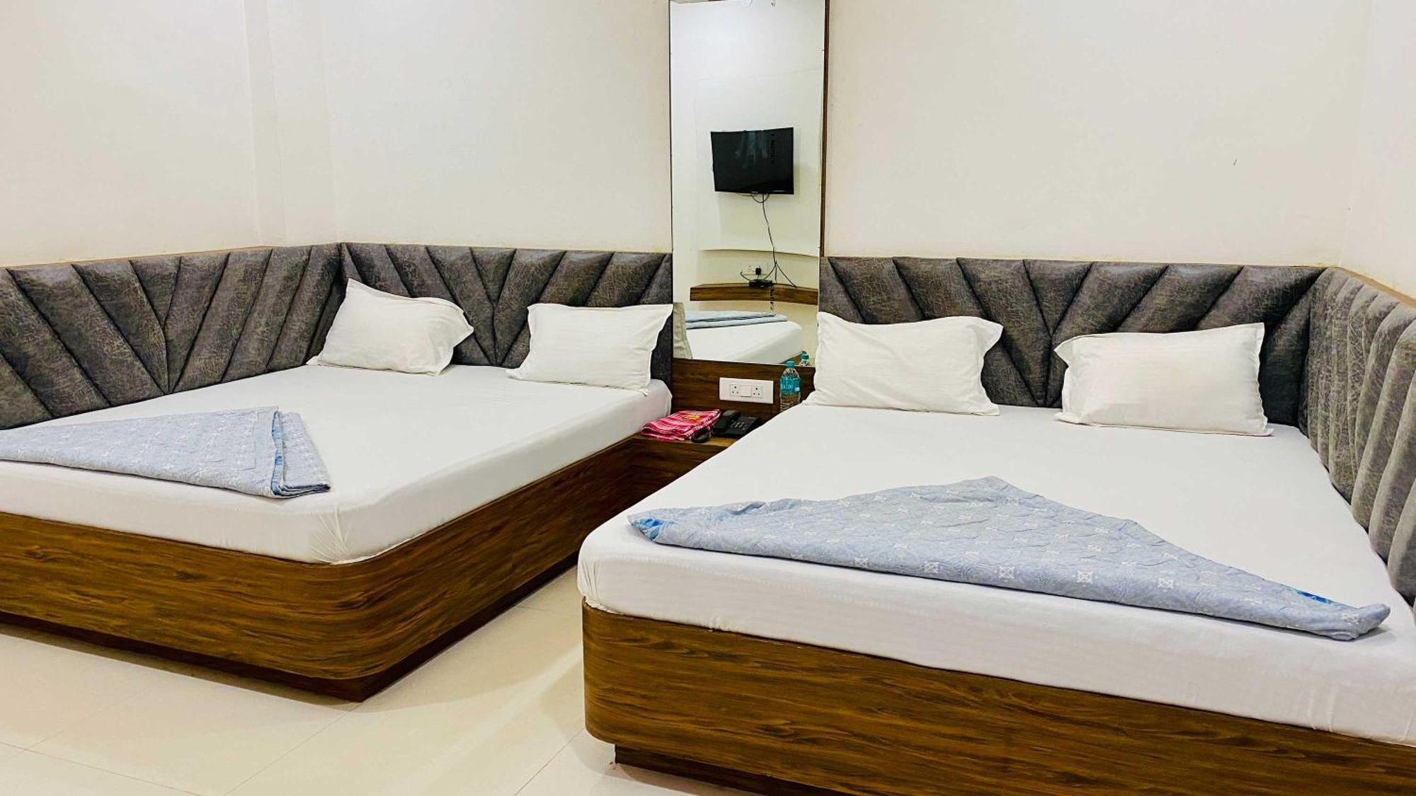 Hotel Gayatri Palace Godarpura Ngoại thất bức ảnh