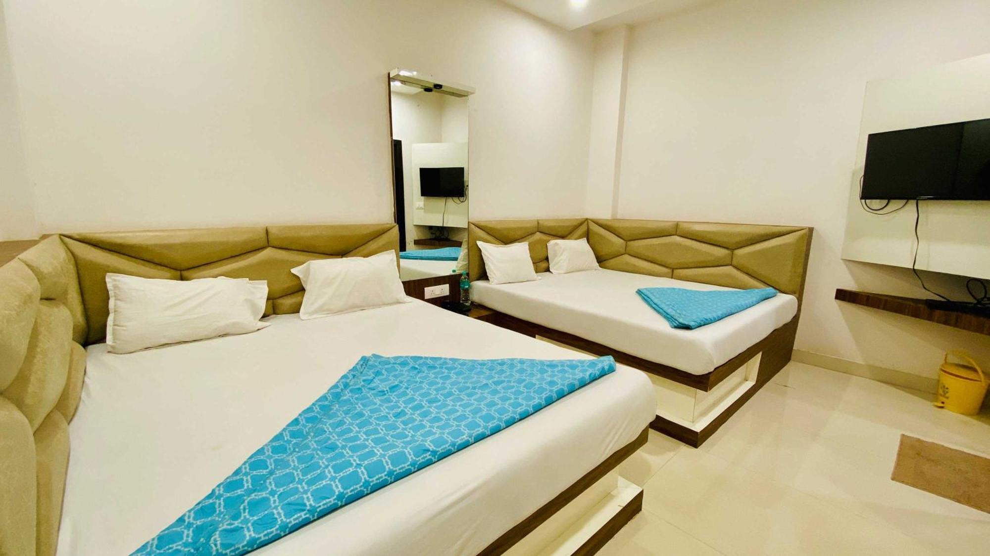 Hotel Gayatri Palace Godarpura Ngoại thất bức ảnh
