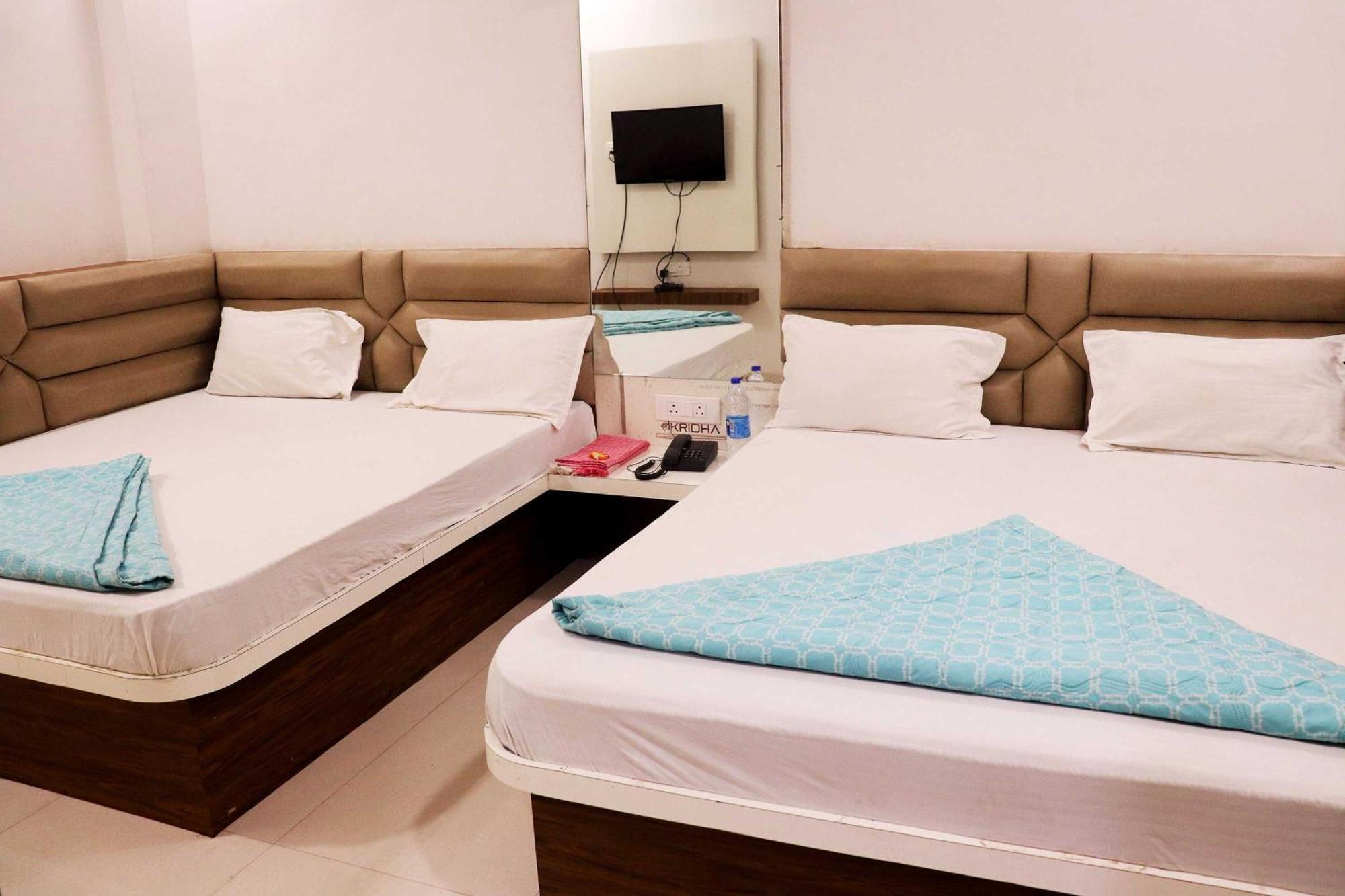Hotel Gayatri Palace Godarpura Ngoại thất bức ảnh