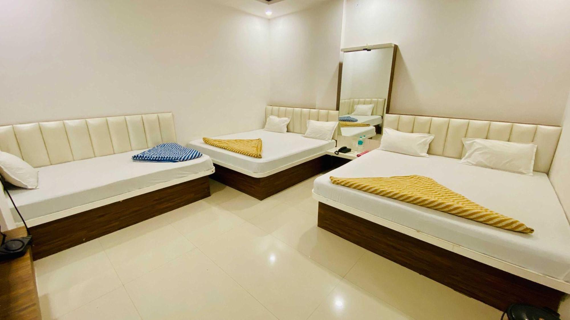 Hotel Gayatri Palace Godarpura Ngoại thất bức ảnh