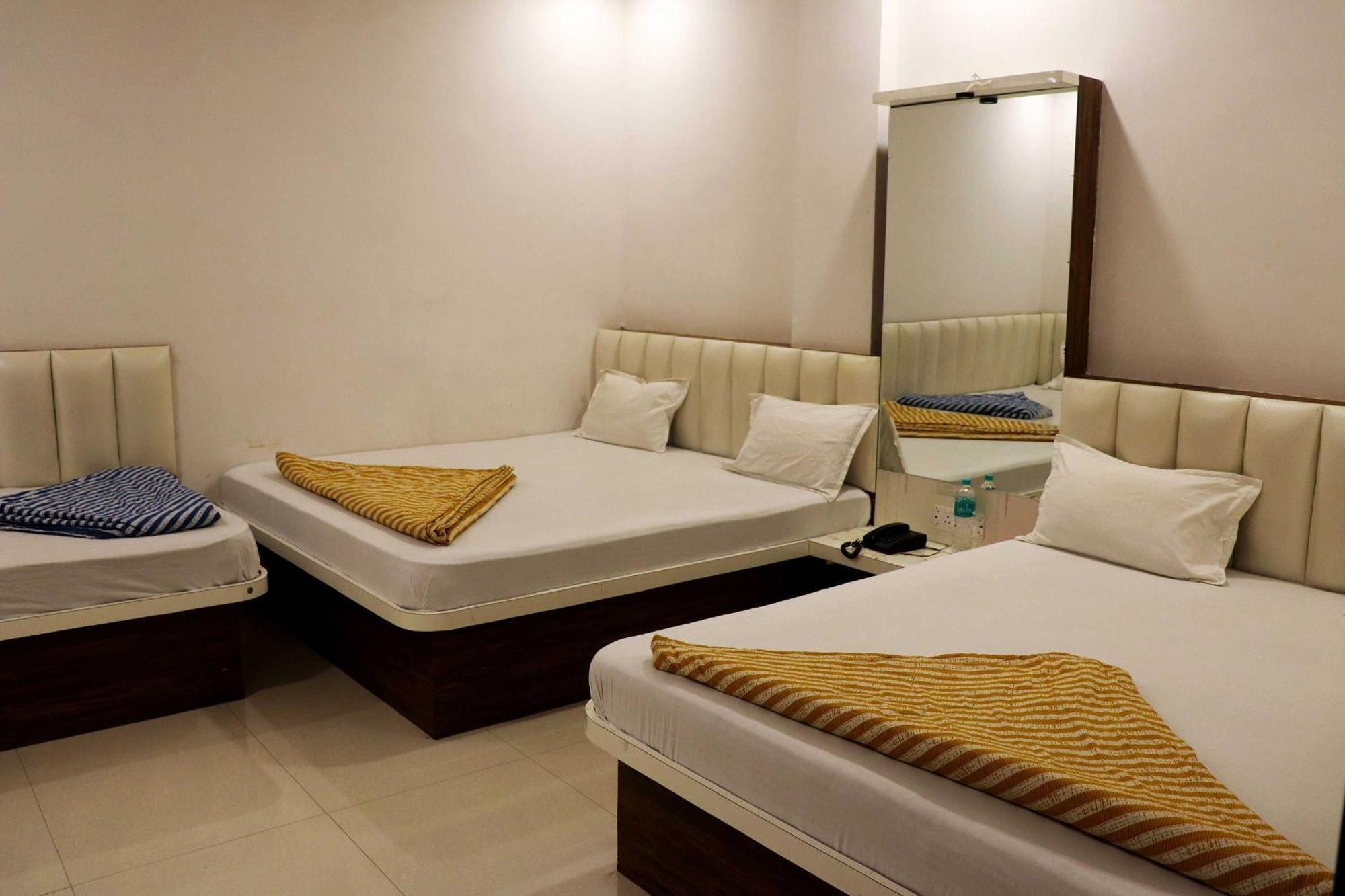 Hotel Gayatri Palace Godarpura Ngoại thất bức ảnh