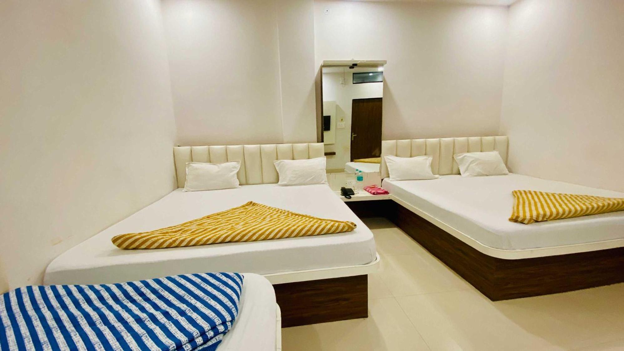 Hotel Gayatri Palace Godarpura Ngoại thất bức ảnh