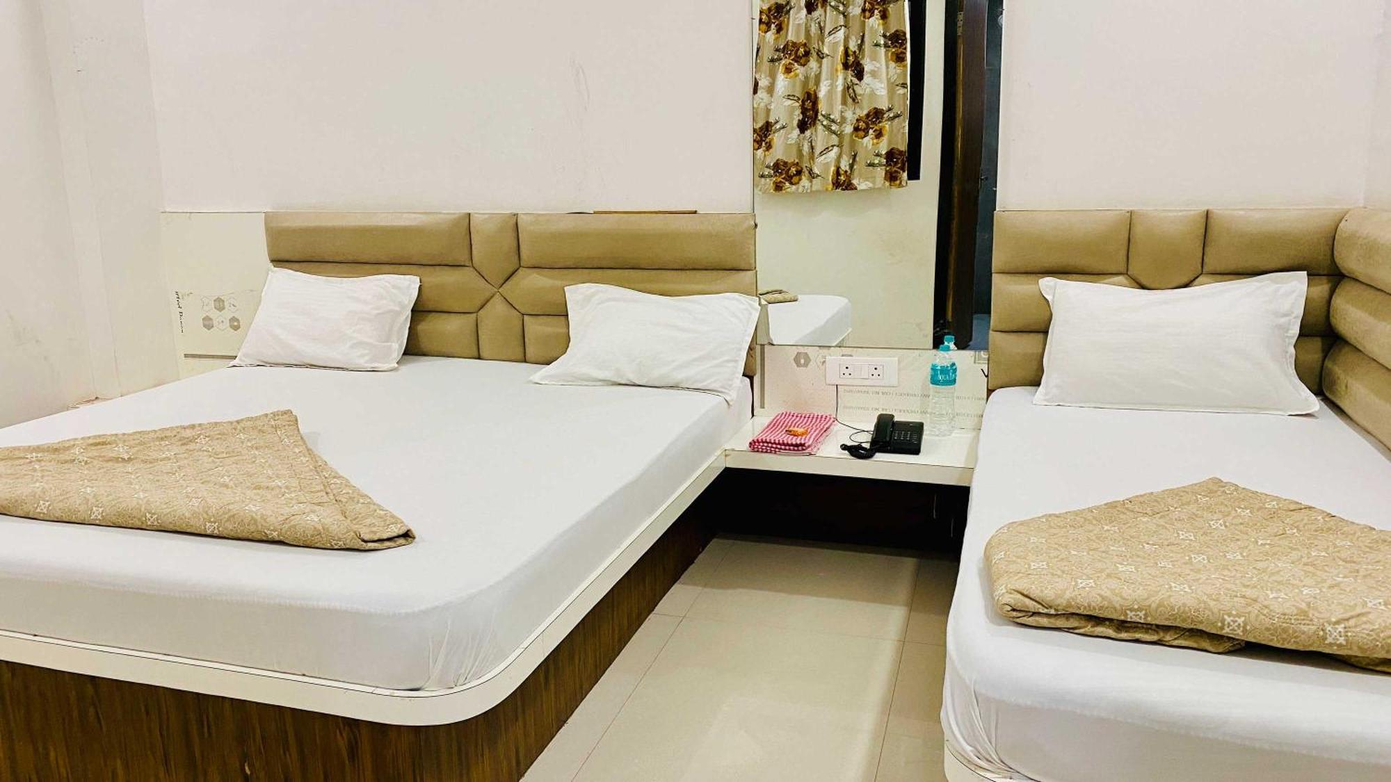 Hotel Gayatri Palace Godarpura Ngoại thất bức ảnh