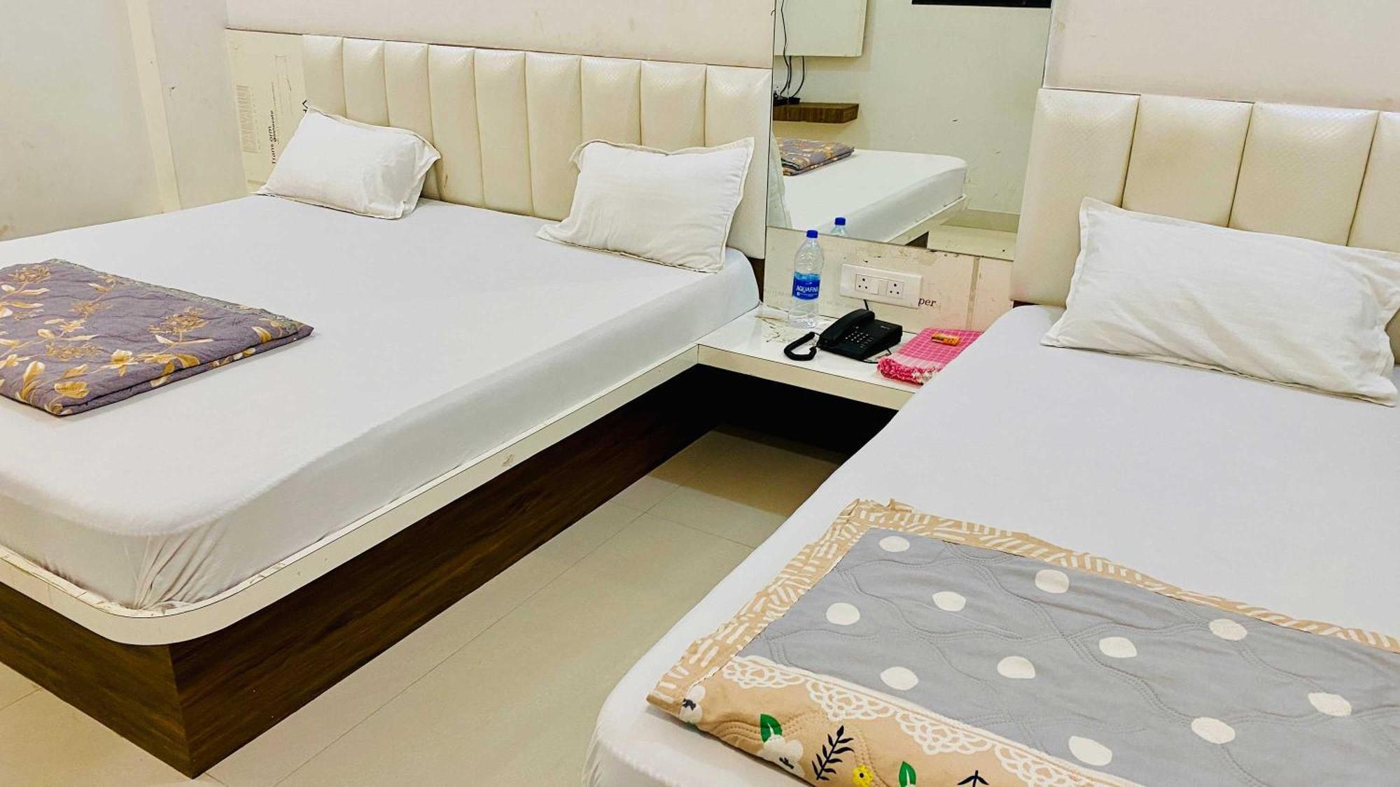 Hotel Gayatri Palace Godarpura Ngoại thất bức ảnh