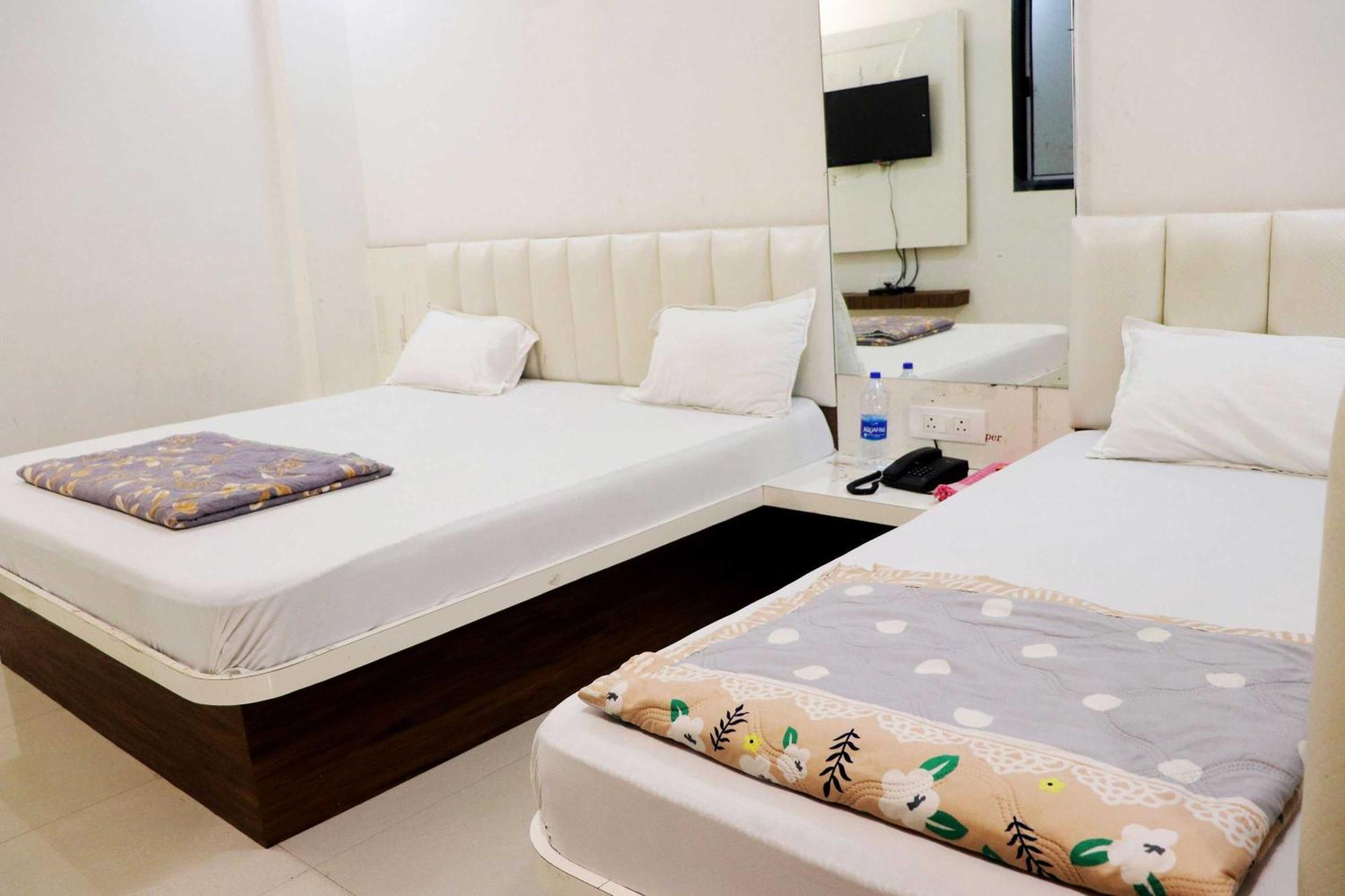 Hotel Gayatri Palace Godarpura Ngoại thất bức ảnh