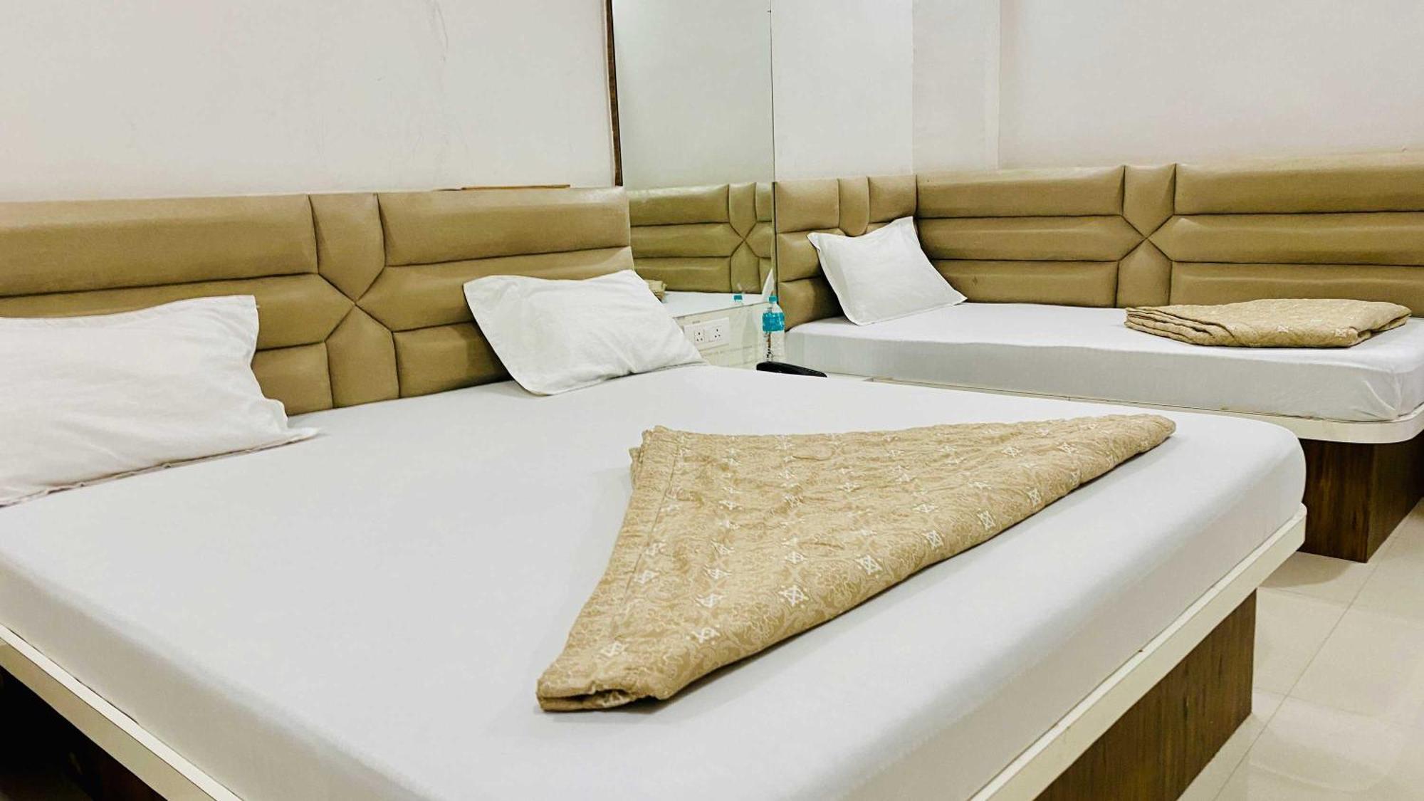Hotel Gayatri Palace Godarpura Ngoại thất bức ảnh