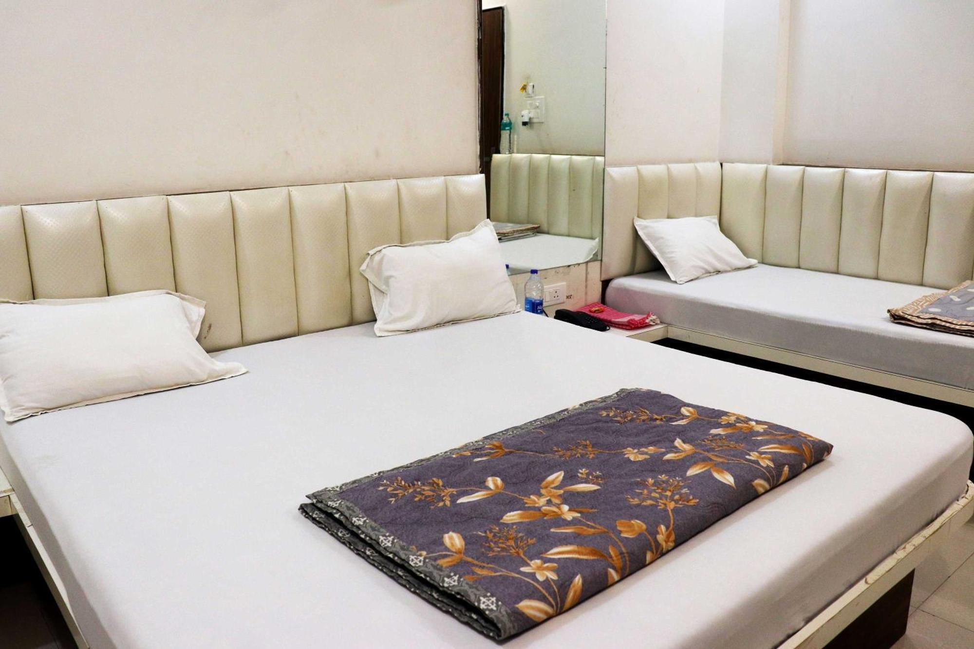 Hotel Gayatri Palace Godarpura Ngoại thất bức ảnh