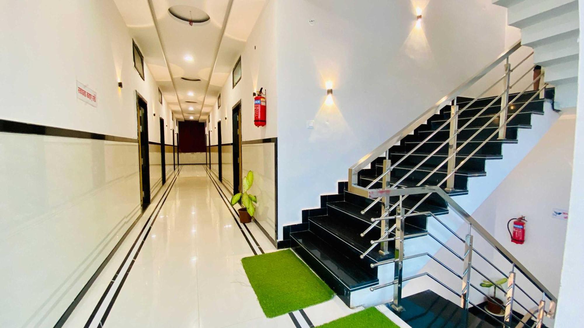 Hotel Gayatri Palace Godarpura Ngoại thất bức ảnh
