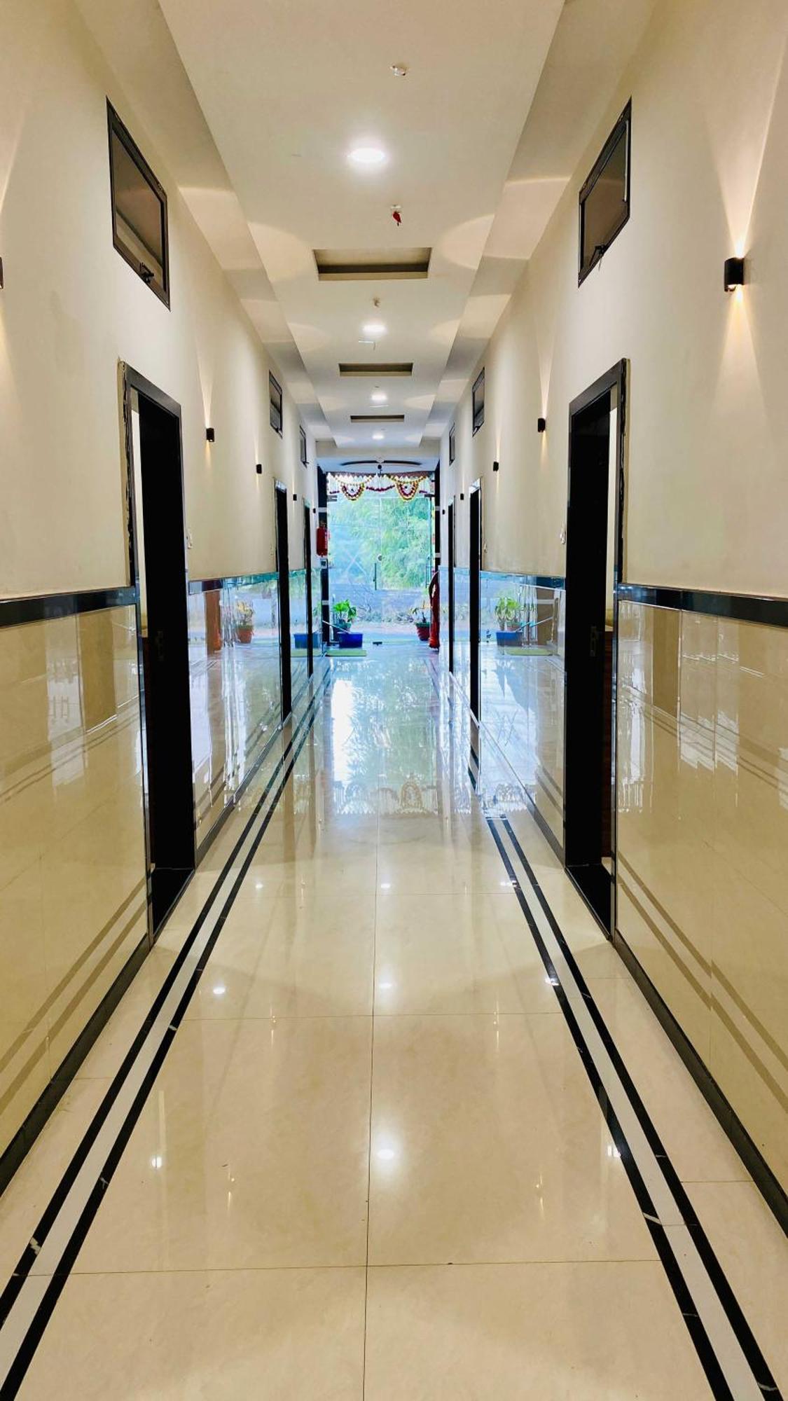 Hotel Gayatri Palace Godarpura Ngoại thất bức ảnh